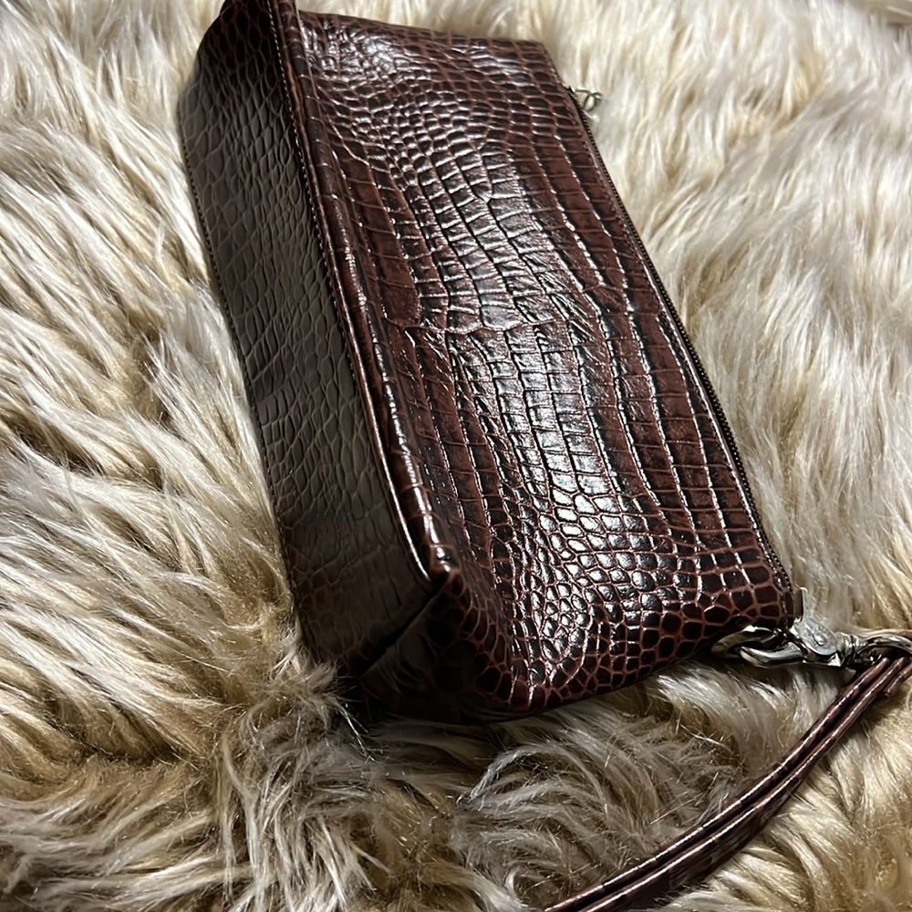 Elegant Brown Clutch with Colorful Embroidery - Picture 6 of 8